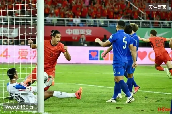打平就出线!杨晨:泰国队这种踢法,我觉得中国队不能轻视